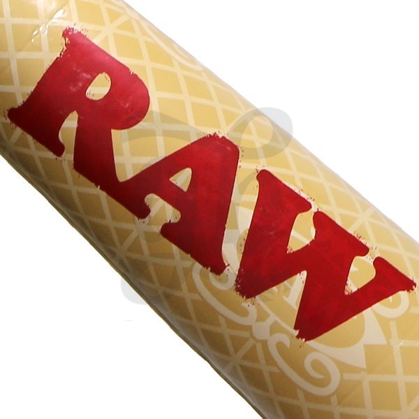 RAW Cono Inflable Grande - Logo RAW de cerca