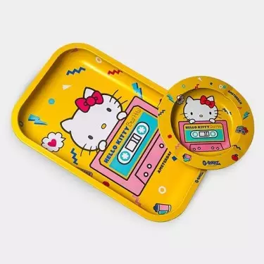 Kit Hello Kitty Greatest Hits Bandeja para Enrolar Média + Cinzeiro