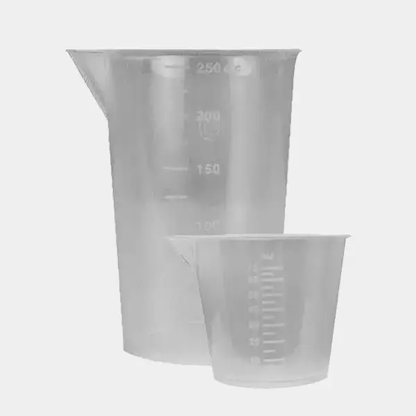 Measuring plastic cups in 70ml and 250ml - GB