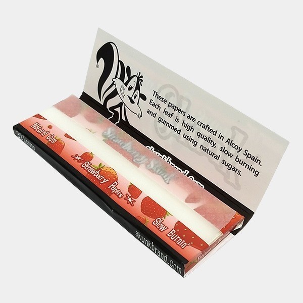 Papel de sabores Skunk Brand strawberry skunk abierto