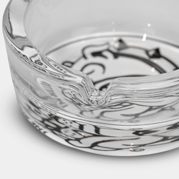 Cenicero de Cristal Blanco y Negro Bulldog detalle
