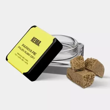 KEMA 'Papaya Pie' Dry blond pollen CBD Hash