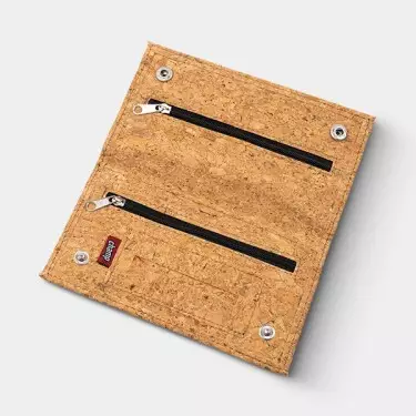 Tabaktasche kork abierta