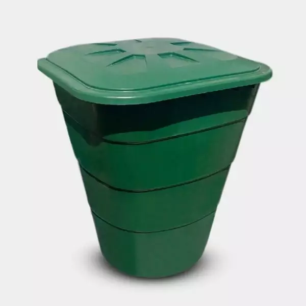 Depósito de agua para riego cuadrado verde con tapa