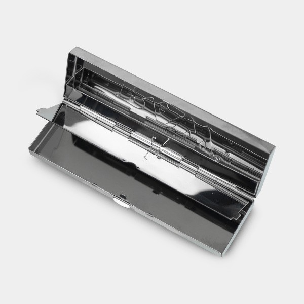 Caja de Metal RAW King Size abierta con partes