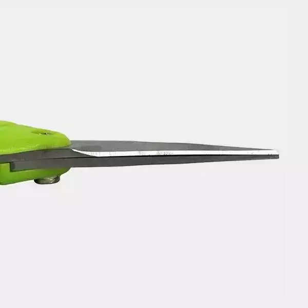 Tijera de punta recta detalle