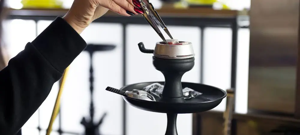 how to use a hookah