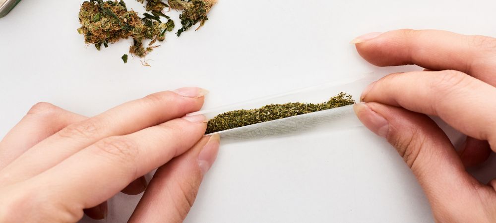 How to Roll a Spliff