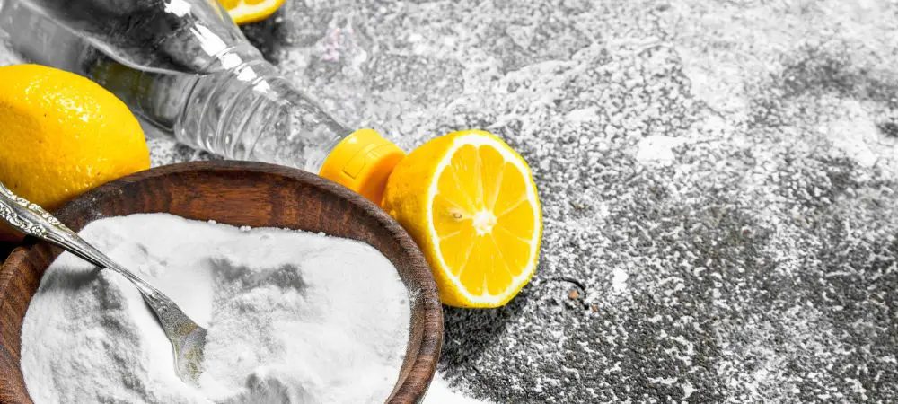 Pulire con aceto e bicarbonato di sodio