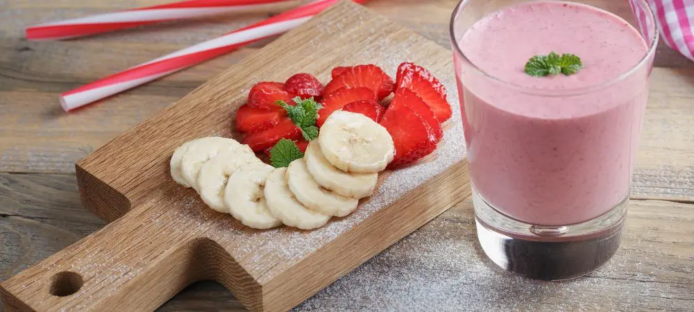 Ingredienti e strumenti per il frullato