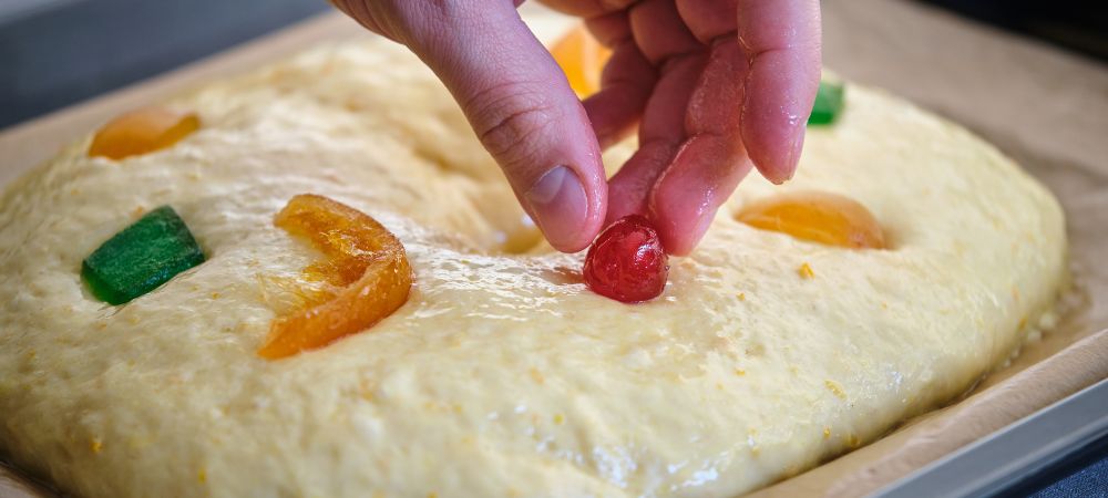Ingredienti per preparare un Roscón de Reyes alla cannabis