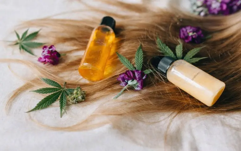 Alcohol de cannabis para el pelo: beneficios reales, usos y riesgos que debes conocer