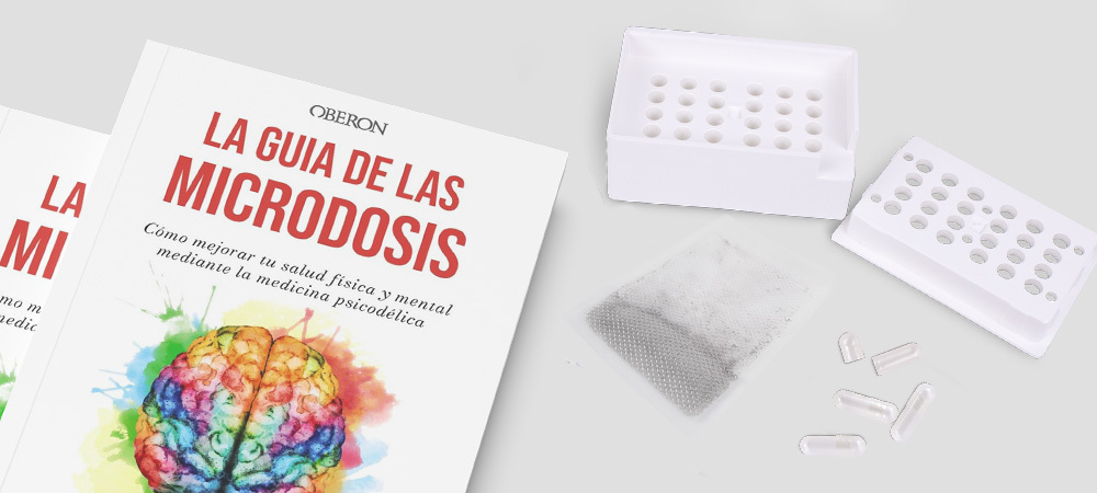 libro de las microdosis junto con un kit de microdosis