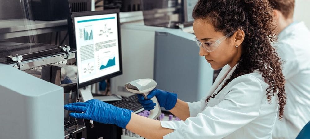 Investigación científica sobre THCV y diabetes en laboratorio biomédico