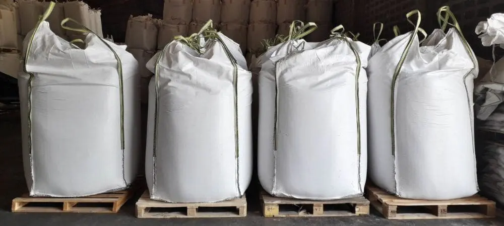 Stoccaggio di fertilizzanti sfusi in big bag su pallet